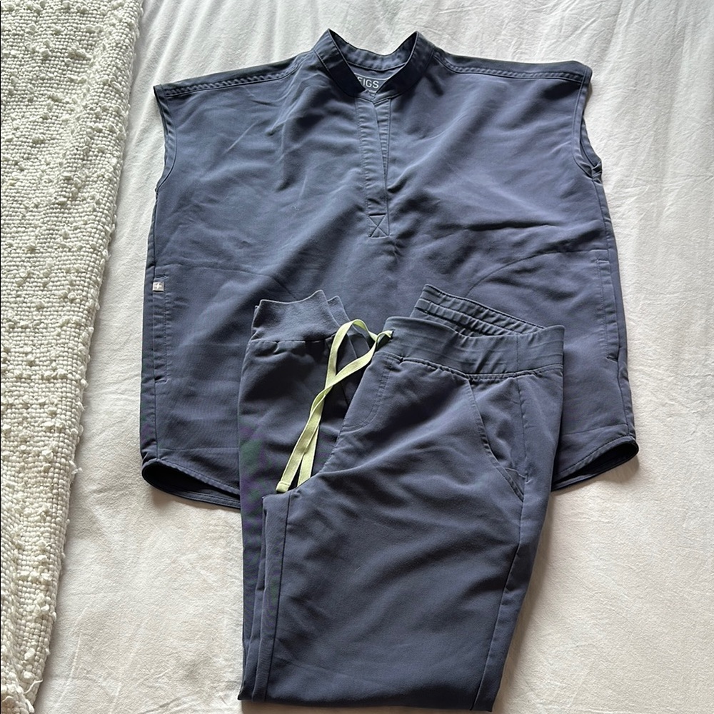 Figs scrub set